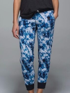 6🩵 LULULEMON Joggers Blue Tie Dye Zips Open on Legs Sweatpants
